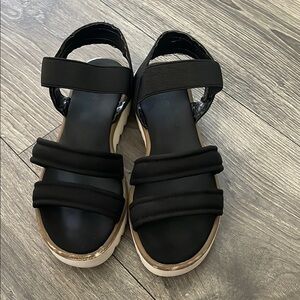STYLUS Black Sandals with Chunky Platform Sole